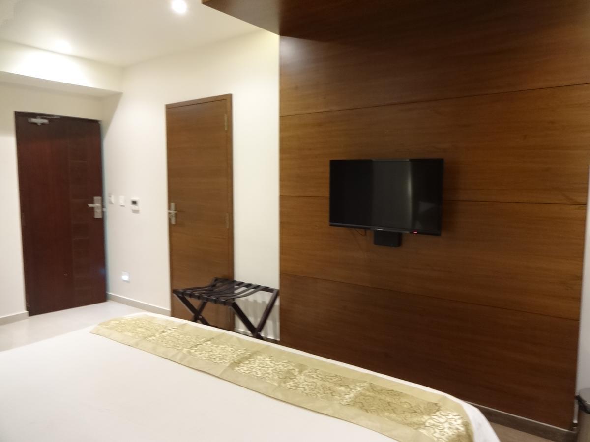 โรงแรม ฌานส์ Tiruchirappalli ภายนอก รูปภาพ